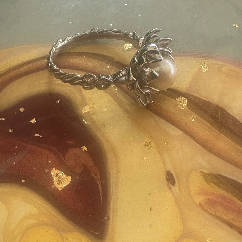 Disney x RockLove “Princess Tiana” Sterling Silver and Pearl Ring, SIZE 8 - Picture 4 of 6